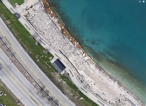 Satellite view of the beach house and rocks at 49th Street. In this location the rocks double as giant paving stones. Chicago lakefront stone carvings, between 45th Street and Hyde Park Blvd. 2018