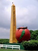 The Big Peach, Bruceville, Indiana