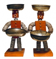 Pair of brown bottle-cap figures with incised bodies - vernacular art