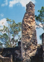Mini color view of 25-foot-tall obelisk  at  Coral Castle, Homestead, Florida, postcard
