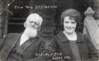 Mr. and Mrs. S.P. Dinsmoor postcard