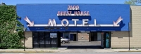 Guest House Motel, Lincoln Avenue at Bryn Mawr. An idyllic amalgamation of signage and 20th Century commercial architecture