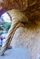 Leaning pillars, Antoni Gaudí's Park Güell, Barcelona, Spain