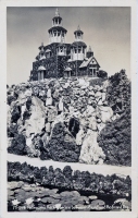 Elaborate building at Peterson's Rock Garden, between Bend and Redmond, Oregon, postcard