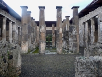 Pompeii courtyard