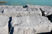 Derwinski + Sub, BIG. Chicago lakefront stone carvings, Rainbow Beach. 2021