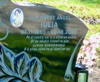 Rosehill grave marker: Iulia Radutiu, 1985-2010