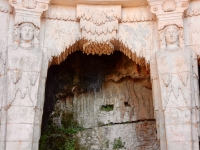 Grotto adjacent to the fountain, ⁨Palais Longchamp⁩, ⁨Marseille⁩