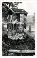 Shell encrusted wishing well at Wegner grotto, Sparta, Wisconsin, postcard
