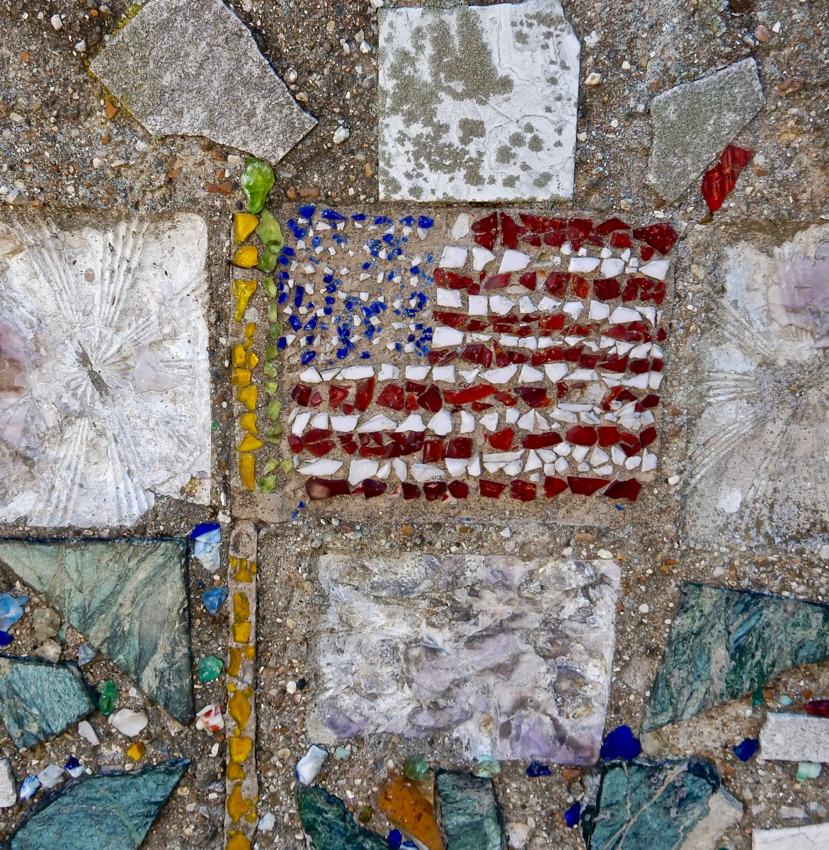 Folk-art-fence-Bowmanville-Chicago