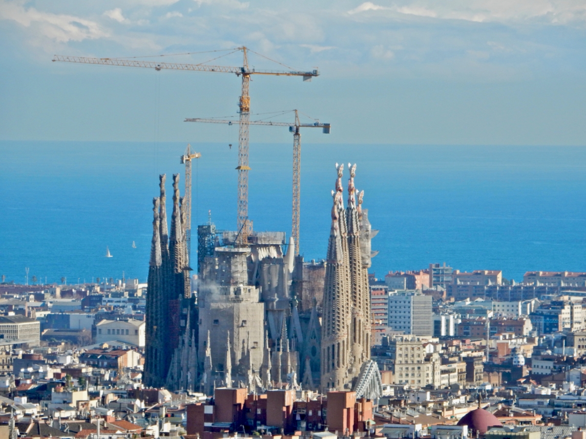 Sagrada-Família-from-Park-Güell-Barcelona